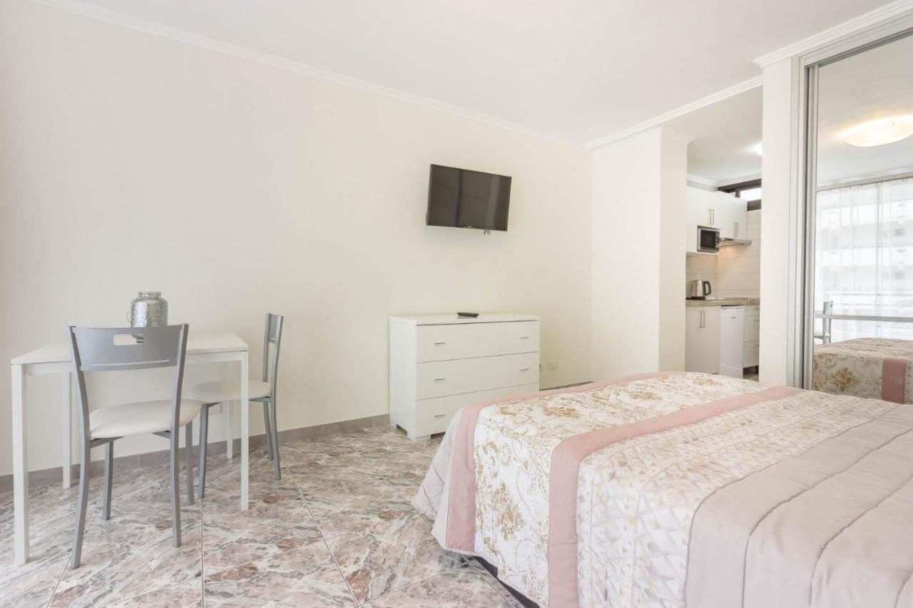 Tenerife Olympia Apart Hotel-Playa De Las Americas. Balcony, Sea View & Pool Exterior photo